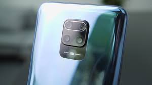 The xiaomi redmi note 9s's camera bump protrudes considerably, but the phone doesn't rock much while it's on a table, presumably because of the square 2 x 2 camera layout instead of the lenses being in a straight line across the spine. Xiaomi Redmi Note 9 Pro Test Chip