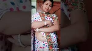 Indian latest aunties saree removing photos | hot aunties photo. Middle Aged Aunty Navel Show In Saree Youtube