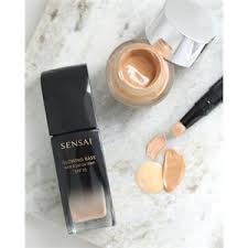 foundations glowing base spf 10 by