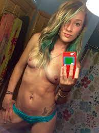 Punk girl nackt selfie