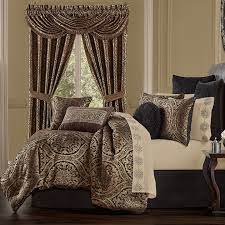 Five Queens Court Teller Comforter Set