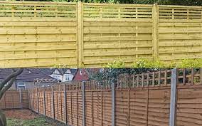 i build a fence next to my neighbours