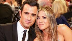 In honor of the friends reunion on hbo max, take a closer look at jennifer aniston's many hairstyles on the beloved sitcom. Justin Theroux Reveals Truth About His Break Up With Jennifer Aniston