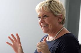 Zuvor war sie elf jahre für kultusministerin dr. Susanne Eisenmann Bringt Sich In Stellung Fur Die Spitzenkandidatur 2021 Marathon Zur Macht News Esslinger Zeitung