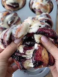 Jumbo Blueberry Cinnamon Roll Muffin Recipe gambar png