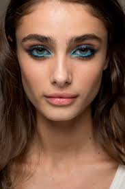how to make blue eye makeup cool