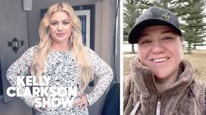 kelly clarkson loves her no makeup
