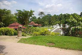 From there cross the street and walk past the national mosque. Kuala Lumpur Lake Gardens Reisefuhrer Auf Wikivoyage