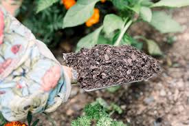 how to top soil compost or mulch