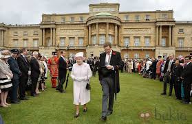 Resultado de imagen para Isabel II buckingham Palace