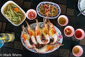 Eating Thai Food gambar png