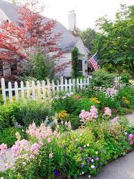 Picket Fence Ideas To Design The Garden