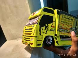 800 likes · 775 talking about this. Miniatur Truk Canter Scania Custom Ndoro Putri Skala 1 25 Shopee Indonesia
