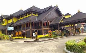 Selain itu anda mungkin akan menyadari bahwa payud4ra anda. Rumah Adat Melayu Kalimantan Barat