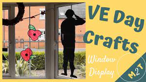 day crafts to create a window display