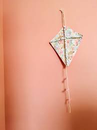 how to make a decorative fabric kite