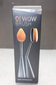 o wow brush by cailyn cosmetics