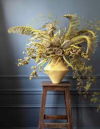 Diatomaceous earth (de) is a naturally occurring rock that is made up of the after he was dry we rubbed him down with food grade diatomacous earth and sprayed him lightly they are bad for cats and dogs. 7 Dried Flower Arrangements To Inspire Your Fall Decorating Vogue