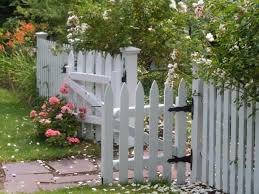 Yard Safe With These Garden Fence Ideas