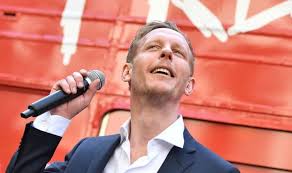 Laurence fox to run for london mayor. I M Taking Your House Laurence Fox Brutally Heckles Sadiq Khan From Double Decker Bus Daily Star Post