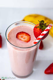healthy strawberry banana smoothie