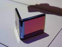 三星galaxy z flip 動眼看 時尚酷炫設計不過硬體規格不及galaxy s20 癮科技cool3c galaxy note 10 samsung gear fit galaxy