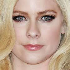 avril lavigne s makeup photos