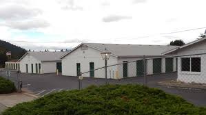 self storage units at central point