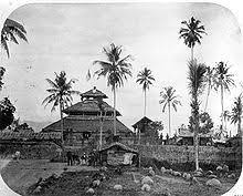 Gambar diambil dari: https://en.wikipedia.org/wiki/Indrapuri_Old_Mosque
