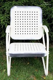 painting a vintage metal lawn chair