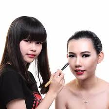 professional makeup artist course