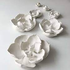 4.4 out of 5 stars 223. White Magnolia Ceramic Wall Art Set Of 7 Flowers Best Wall Sculpture Maap Studio
