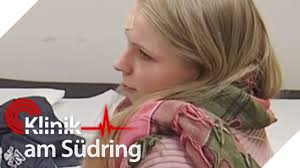 17-Jährige schämt sich vor Frauenarzt: Niemand soll sie nackt sehen! |  Klinik am Südring | SAT.1 TV - YouTube