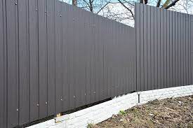 The corrugated metal arrives unrusted and rust naturally with exposure to the weather. Corrugated Metal Fence Pros And Cons Designing Idea