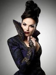 OUAT Most of the time I don t really like the Evil Queen s outfits.