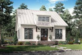 Southern Cottage Plan With 1070 Sq Ft