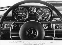 Présentation du tableau de bord mercedes intouro (2015). 1968 Daimler Benz Prasentiert Den Mercedes Benz 300 Sel 6 3 Daimler Global Media Site