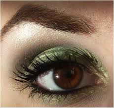 olive green smokey eye tutorial