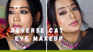 this reverse cat eye makeup look you