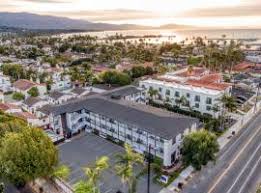 Both dogs and cats are permitted but cannot be left unattended. Die 10 Besten Hotels In Santa Barbara Usa Ab 140