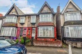 What kind of flooring do we use at walton? Houses For Sale In Makin Street L4 Merseyside