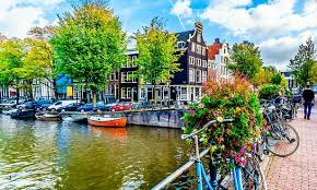 In winter it is not too cold, although sometimes there are heavy snowfall and freezing. Holanda Viajes Hola Com