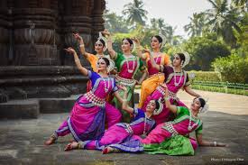 indian clical dancers to honor
