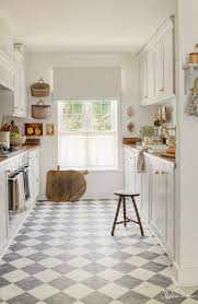 white and grey checd harlequin tile