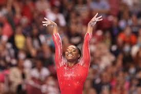 Simone biles says boyfriend jonathan owens has been preparing dinner for her as she trains for the summer olympics in tokyo. Everything We Know About Simone Biles S Boyfriend Jonathan Owens