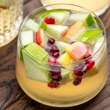 thanksgiving sangria with pears and