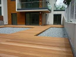 Decking kayu ulin sebagai lantai outdoor terbaik. Decking Bengkirai 12 Kios Parquet