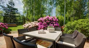 How To Pick Durable Outdoor Furniture