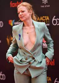 Sarah snook nackt bilder