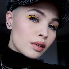 beauty trends of 2018 fancy makeup glitter